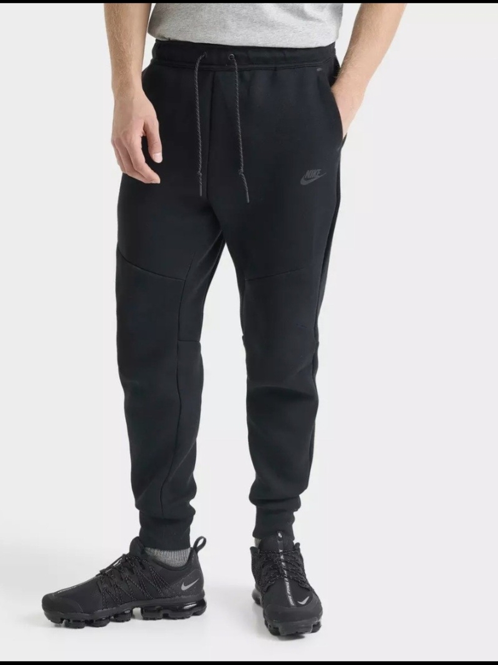 Nike Men's Black Fitted Jogger Sweatpants